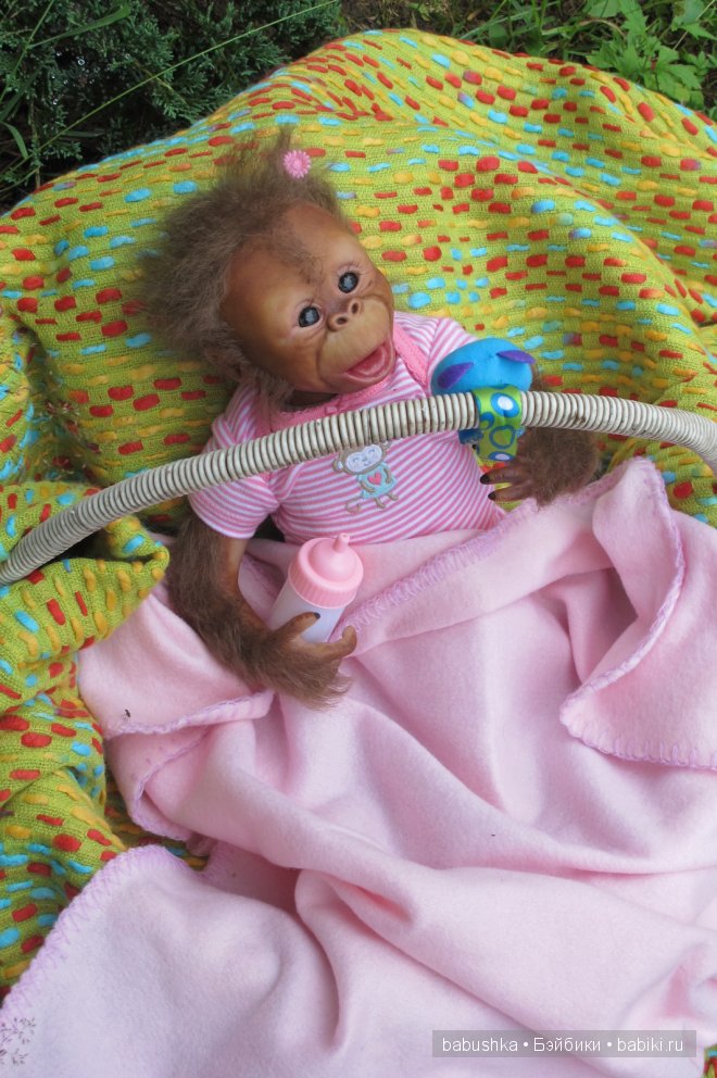 Прогулка дочкиной обезьянки-реборна Нямочки