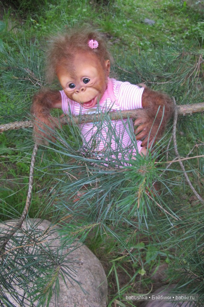 Прогулка дочкиной обезьянки-реборна Нямочки (фото 2)