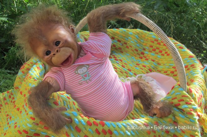 Прогулка дочкиной обезьянки-реборна Нямочки
