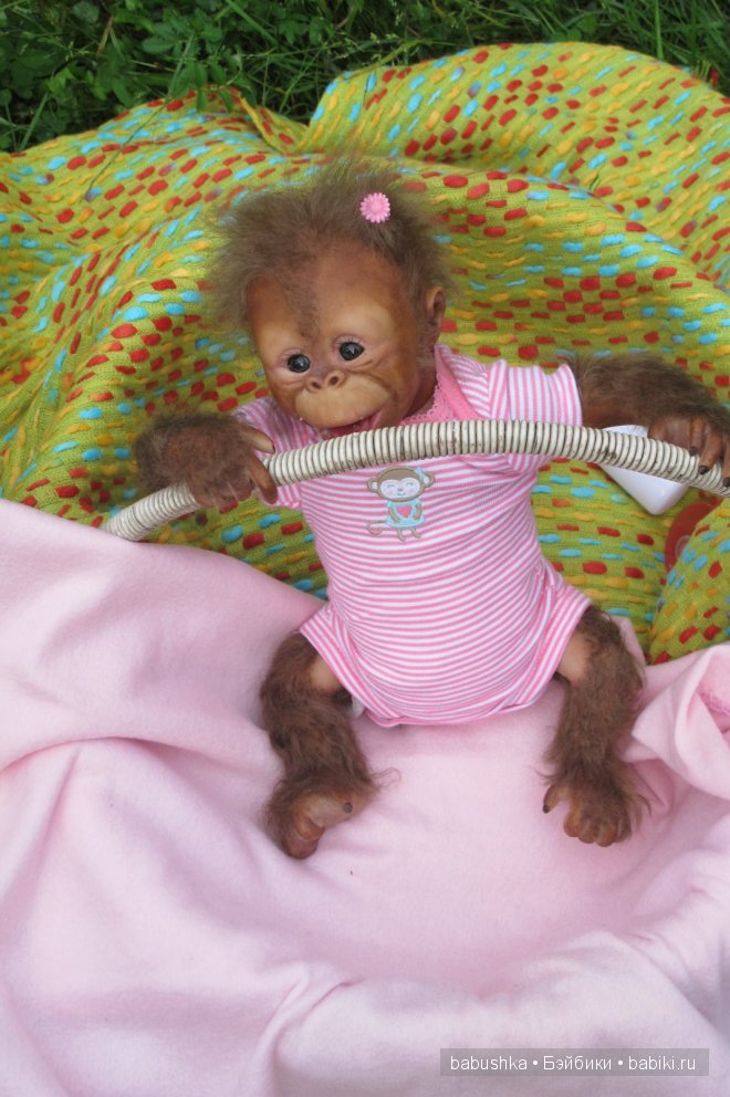 Прогулка дочкиной обезьянки-реборна Нямочки