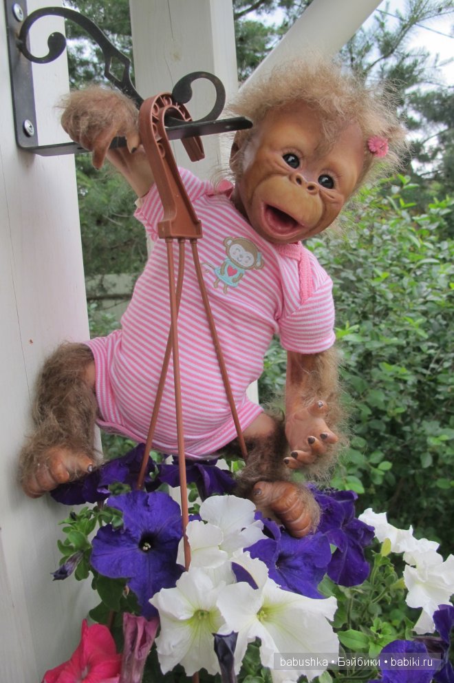 Прогулка дочкиной обезьянки-реборна Нямочки