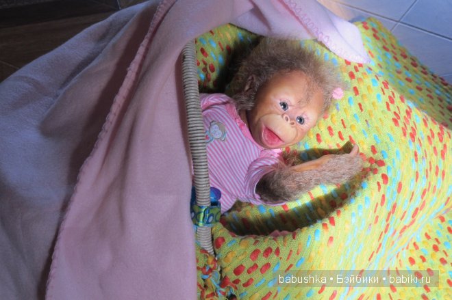 Прогулка дочкиной обезьянки-реборна Нямочки