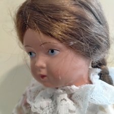 Куколка с косичками от Schildkrot