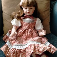 Фарфоровая кукла