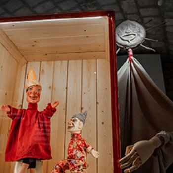 Выставка «Кукольный дом. Традиции театральных представлений»