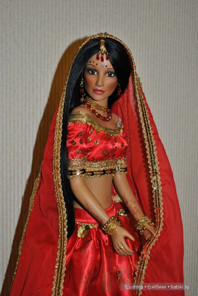 Восточные красавицы. Куклы из фарфора