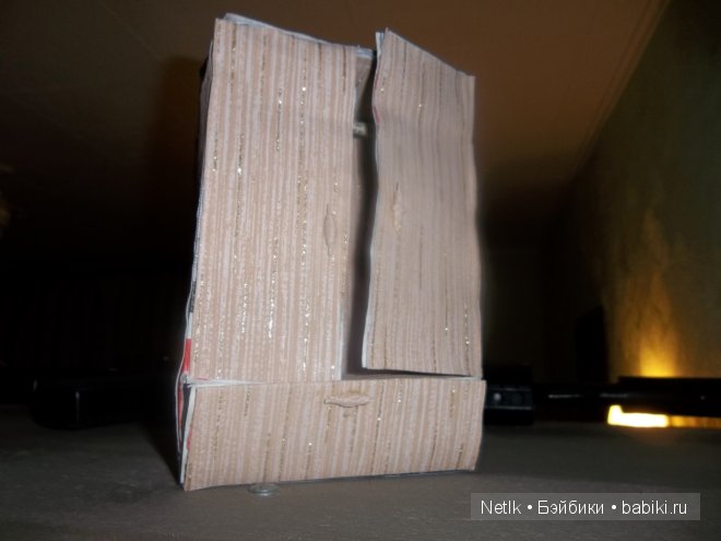 Мой кривенький шкаф из коробки "Геркулес" обклеенный обоями