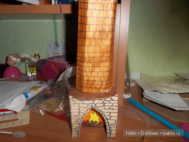 Камин с трубой. Материал - коробка из под конфет