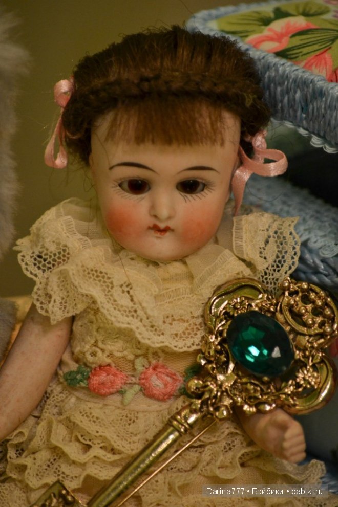 Моя первая антикварная куколка