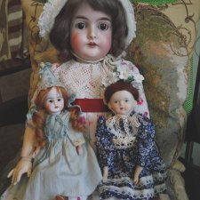 Моя новая винтажная девочка, и немного перьев