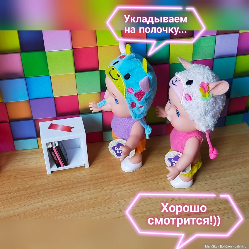 Распаковка полной коробочки шариков Zuru с миниатюрными книжками