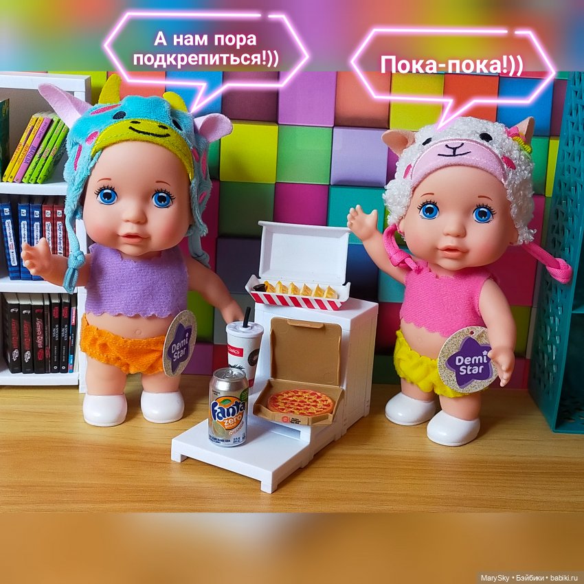 Распаковка полной коробочки шариков Zuru с миниатюрными книжками