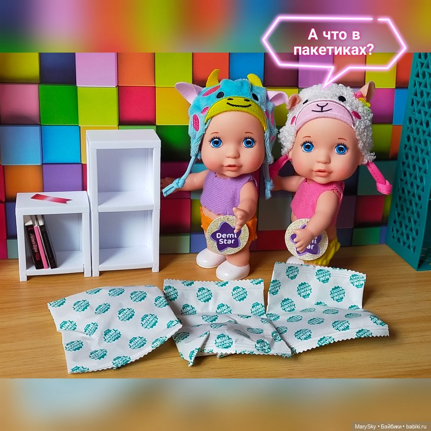 Распаковка полной коробочки шариков Zuru с миниатюрными книжками