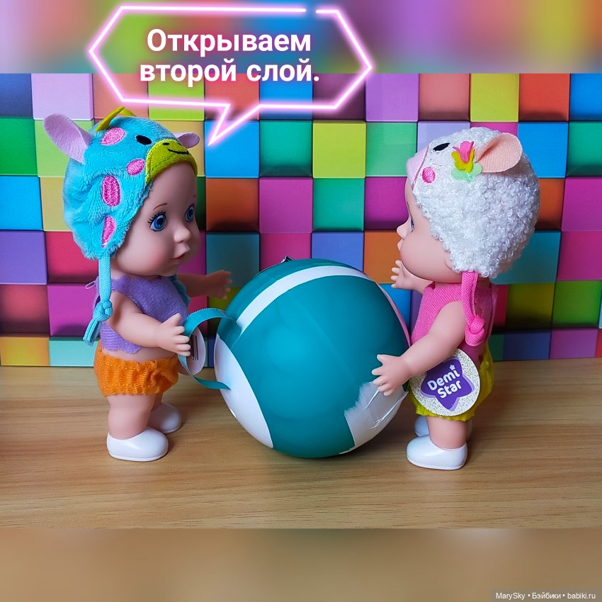 Распаковка полной коробочки шариков Zuru с миниатюрными книжками