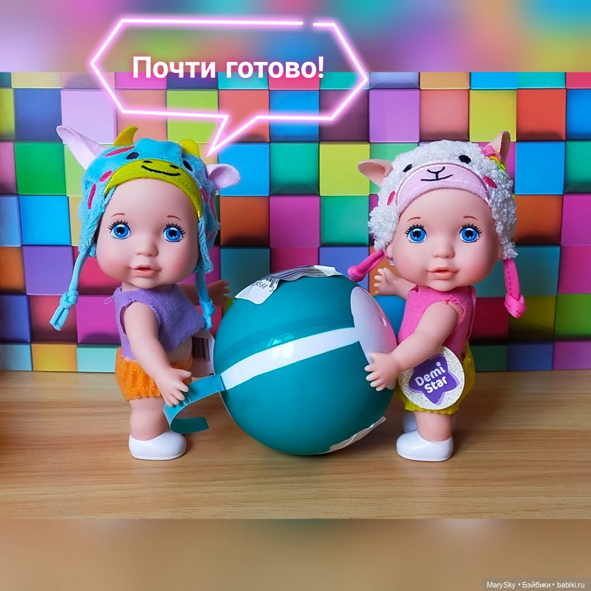 Распаковка полной коробочки шариков Zuru с миниатюрными книжками