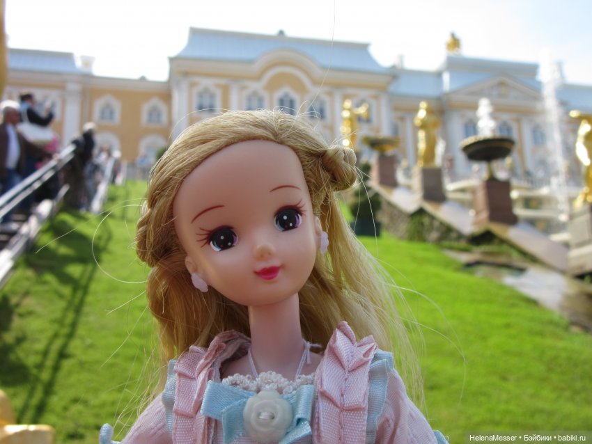 Жаркая мечтательность Хелены в Петергофе (фото 9)