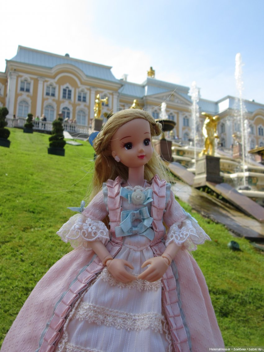 Жаркая мечтательность Хелены в Петергофе (фото 7)