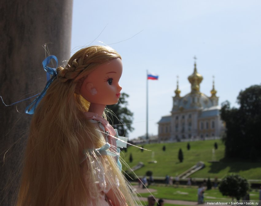 Жаркая мечтательность Хелены в Петергофе