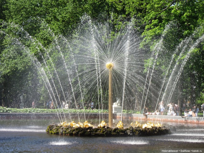 Жаркая мечтательность Хелены в Петергофе