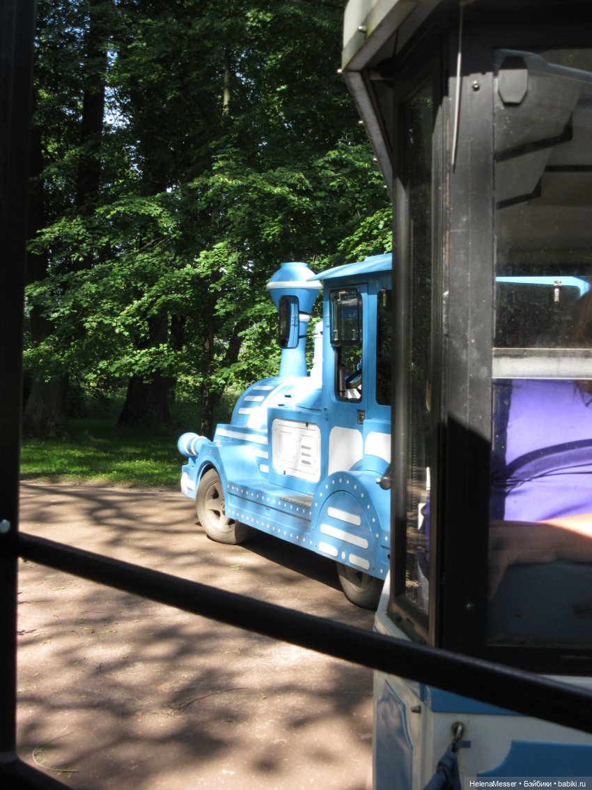 Жаркая мечтательность Хелены в Петергофе