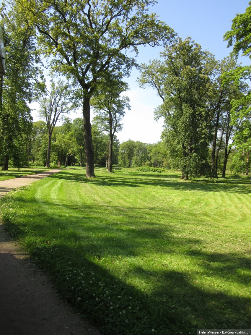Жаркая мечтательность Хелены в Петергофе