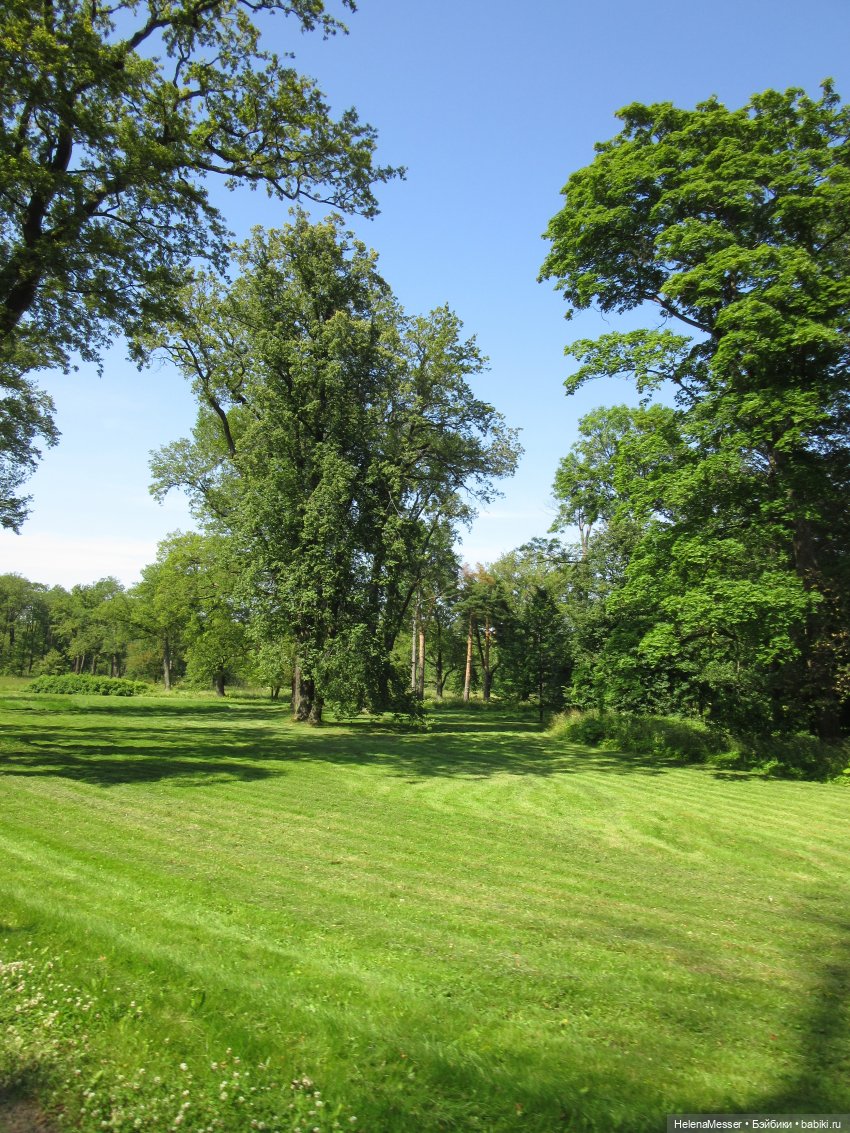 Жаркая мечтательность Хелены в Петергофе