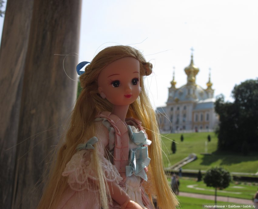 Жаркая мечтательность Хелены в Петергофе