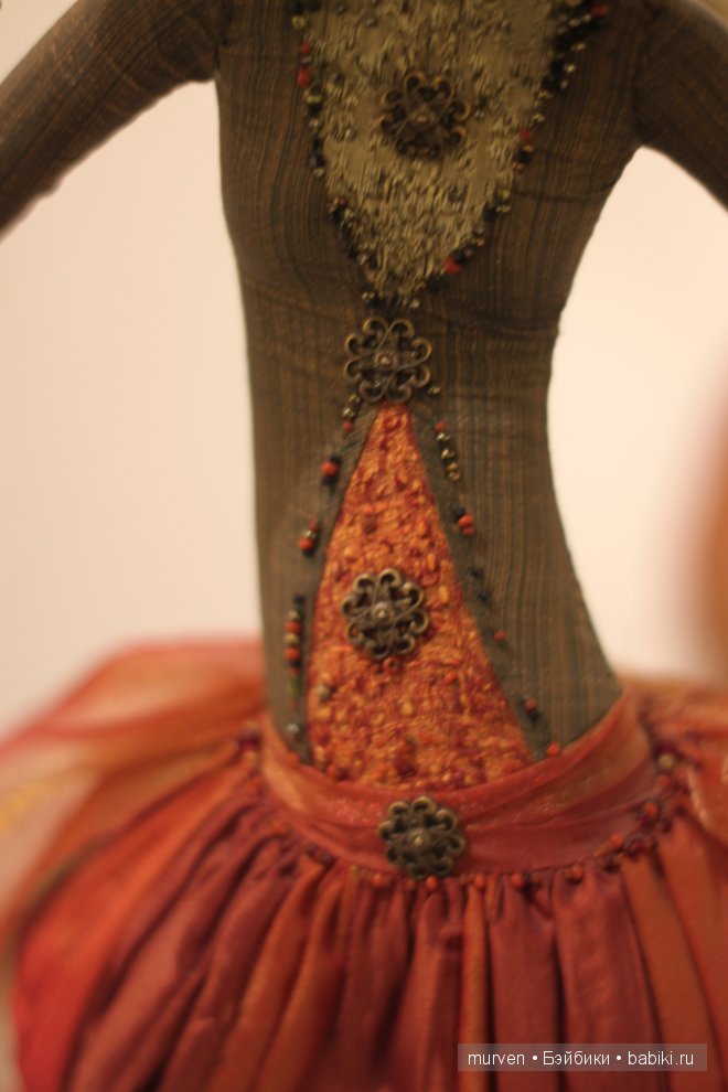 "Иллюзорная жизнь бумаги" Часть 1. Персональная выставка Натальи Лопуcовой-Томской | Бэйбики "Иллюзорная жизнь бумаги" Часть 1. Персональная выставка Натальи Лопуcовой-Томской