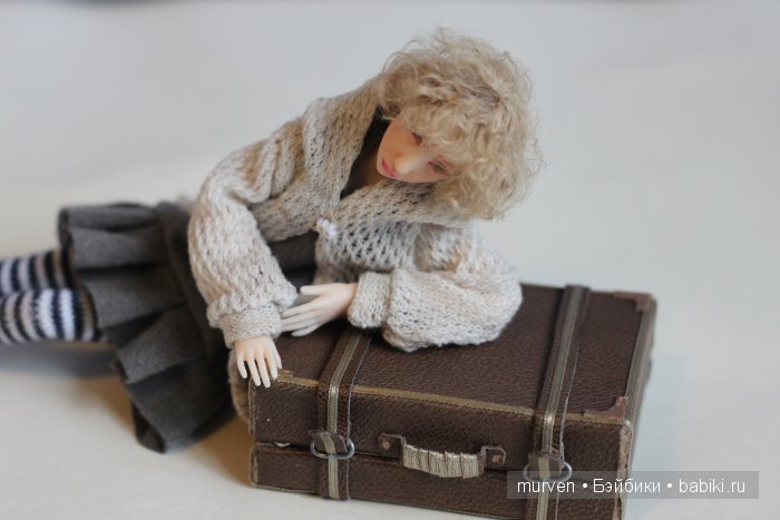Варя и чемоданное настроение. Авторская шарнирная кукла (фото 4)