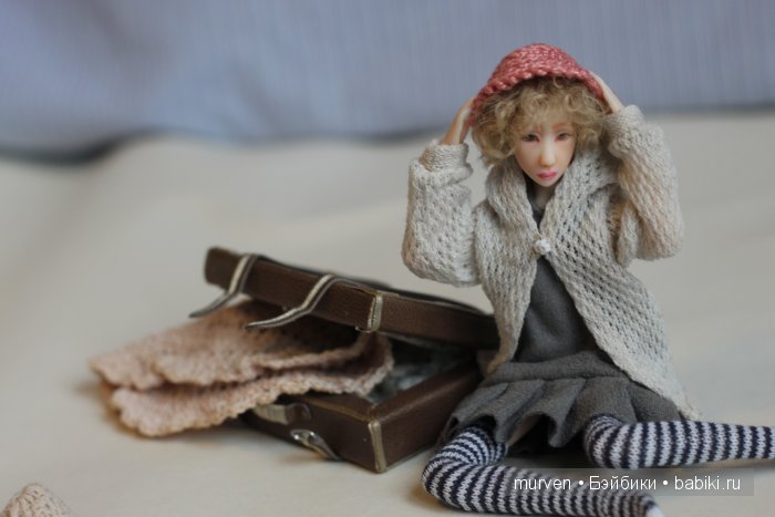 Варя и чемоданное настроение. Авторская шарнирная кукла (фото 3)