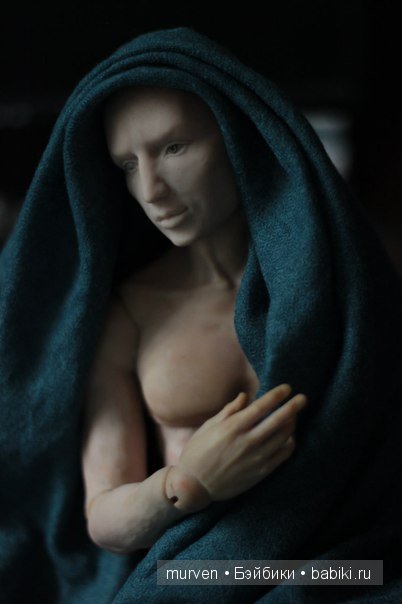 Античный муж в процессе работы. Шарнирная кукла