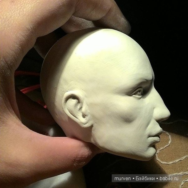 Античный муж в процессе работы. Шарнирная кукла