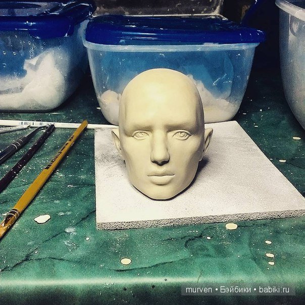 Античный муж в процессе работы. Шарнирная кукла