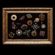 Рамка для брошей