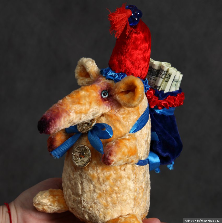 Освальд-денежная крыса — Авторские игрушки из разных материалов: синельная проволока (фото 10)