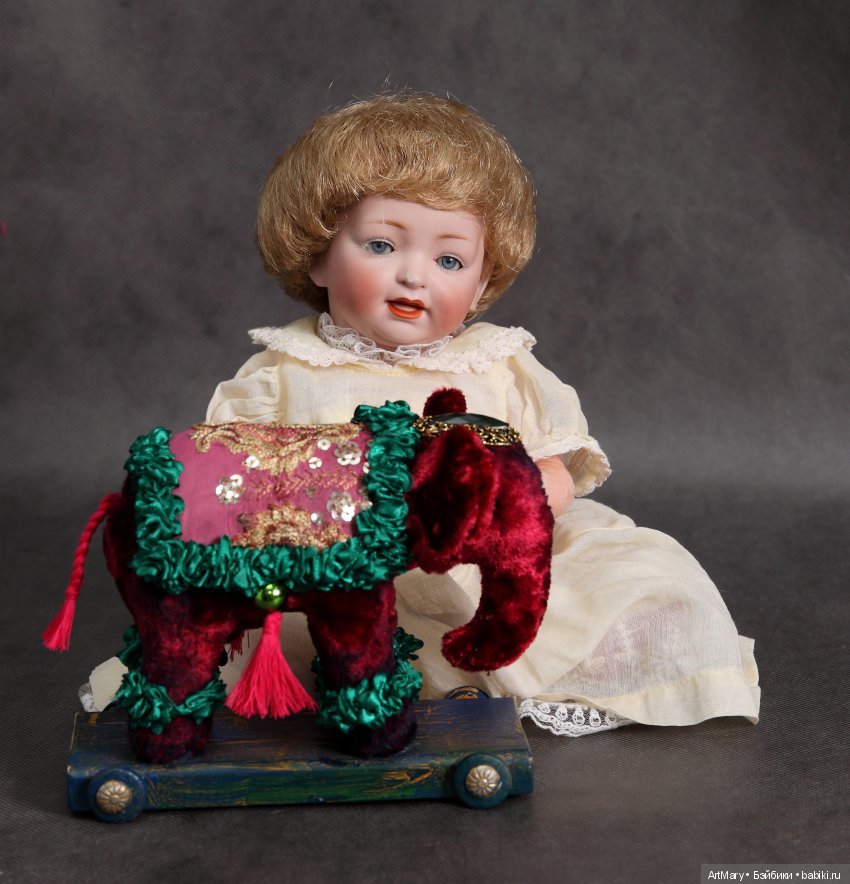 Слоник - друг антикварных кукол (фото 7)