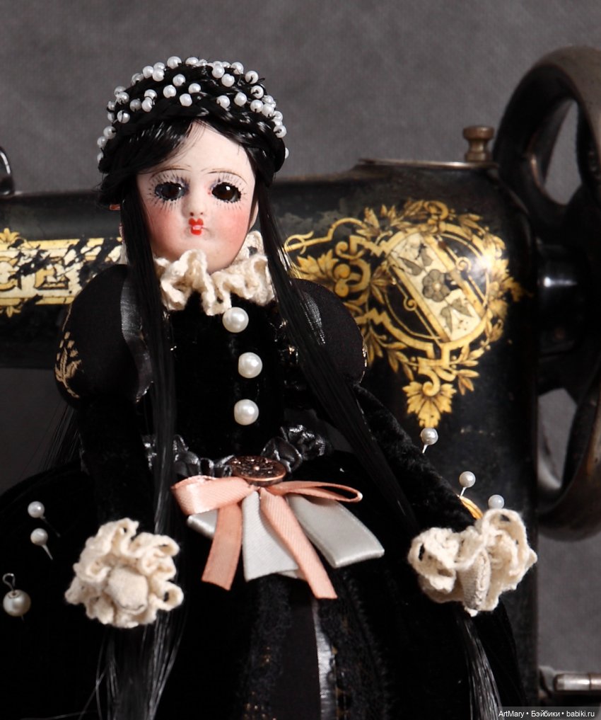 Half doll Игольница "Королева Марго" из серии Recycle