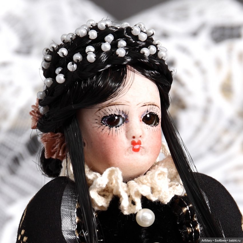 Half doll Игольница "Королева Марго" из серии Recycle