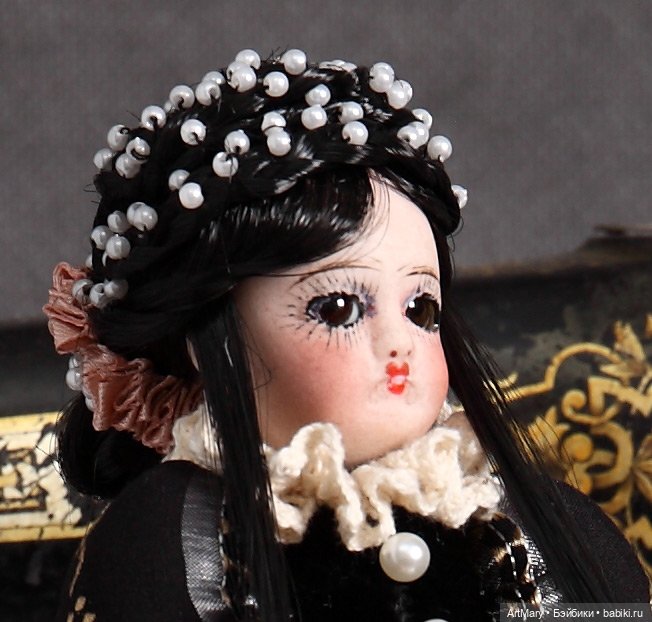Half doll Игольница "Королева Марго" из серии Recycle