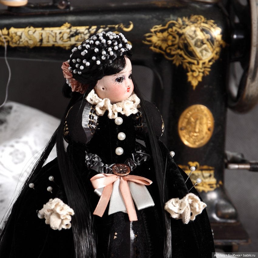 Half doll Игольница "Королева Марго" из серии Recycle