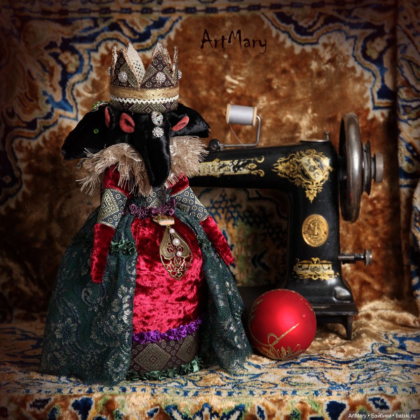 Игольницы-держатели для брошей Мышильда и Елизавета (фото 9)