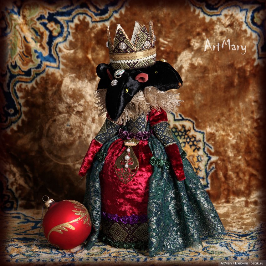 Игольницы-держатели для брошей Мышильда и Елизавета