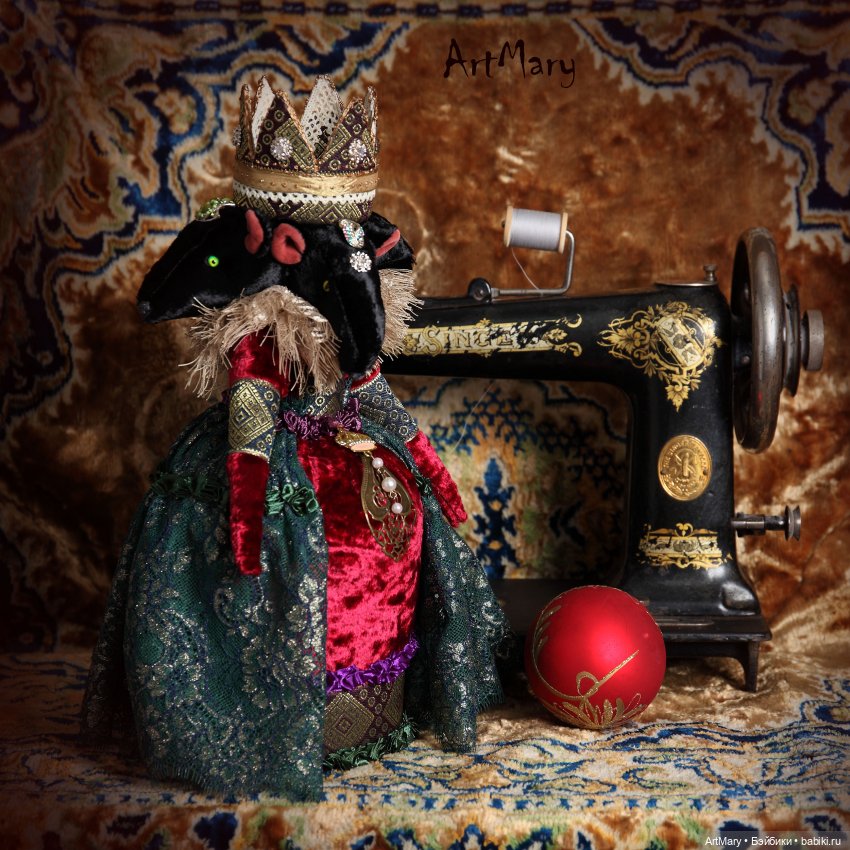 Игольницы-держатели для брошей Мышильда и Елизавета (фото 8)