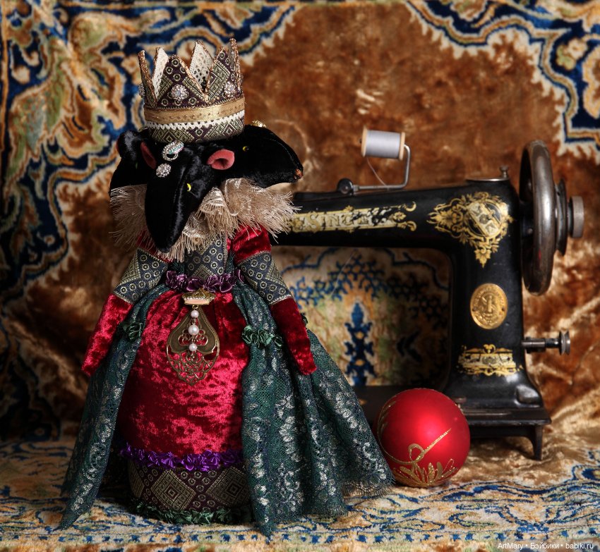 Игольницы-держатели для брошей Мышильда и Елизавета (фото 7)