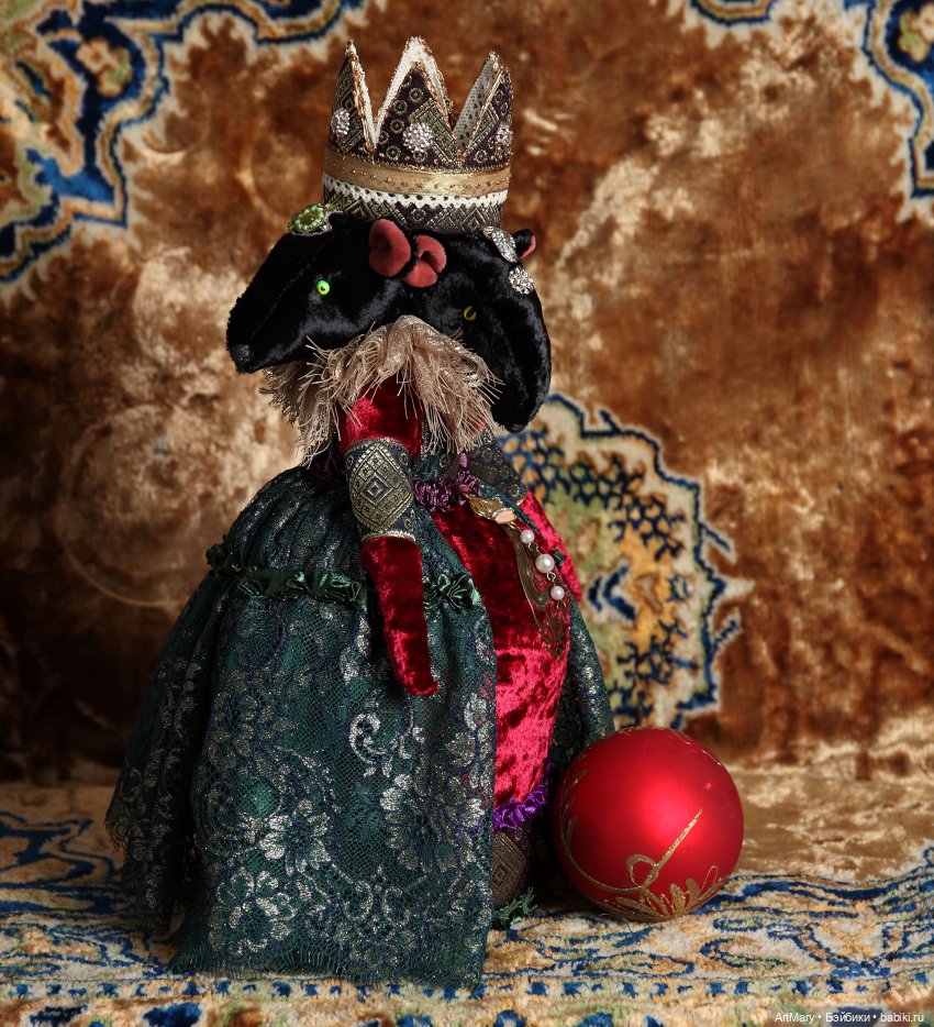 Игольницы-держатели для брошей Мышильда и Елизавета