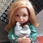 Маленький серый гусенок