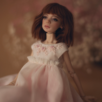 Птичка в образе нежной барышни