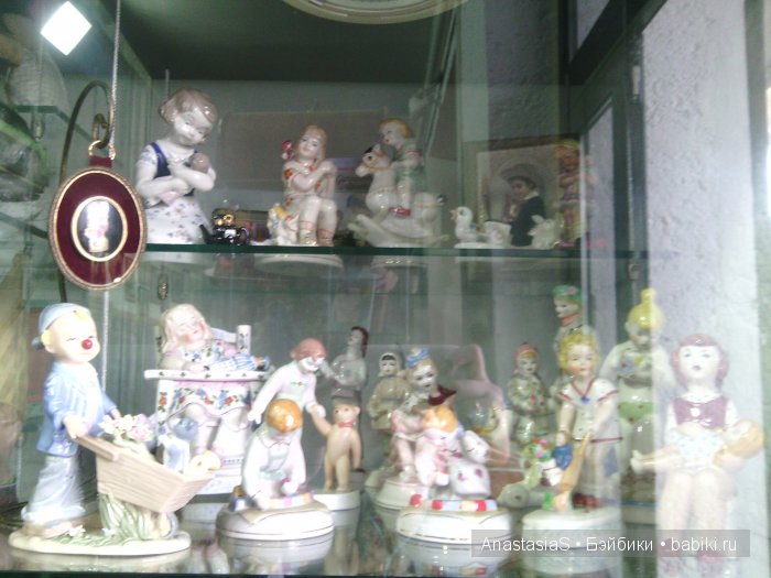 Пошла в магазин,а попала на выставку кукол))