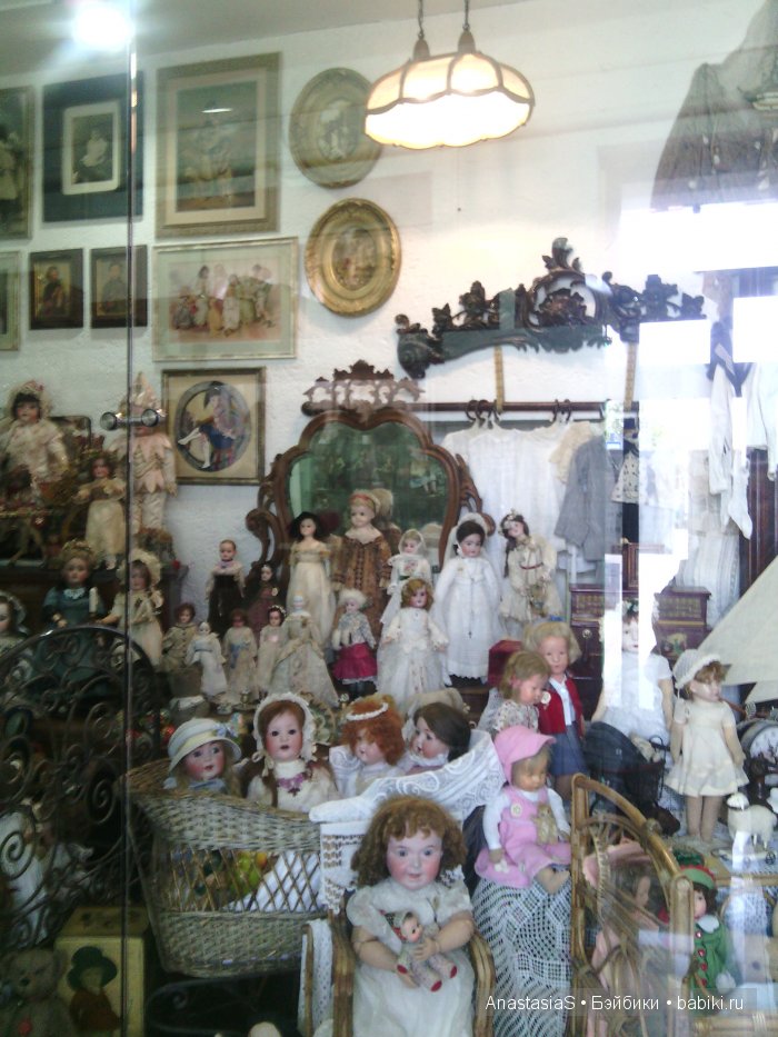 Пошла в магазин,а попала на выставку кукол))