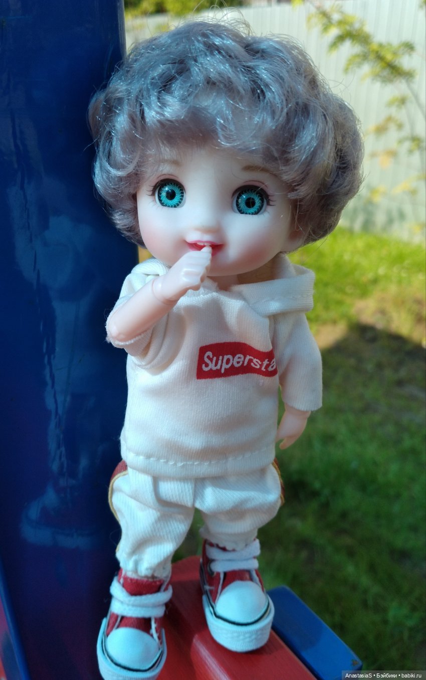 Какая красивая девочка!Мы в гости